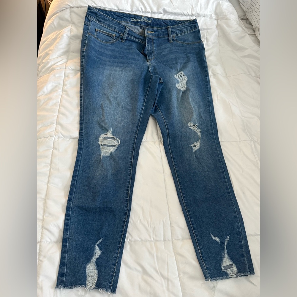 Universal Thread Distressed Denim Skinny Jeans